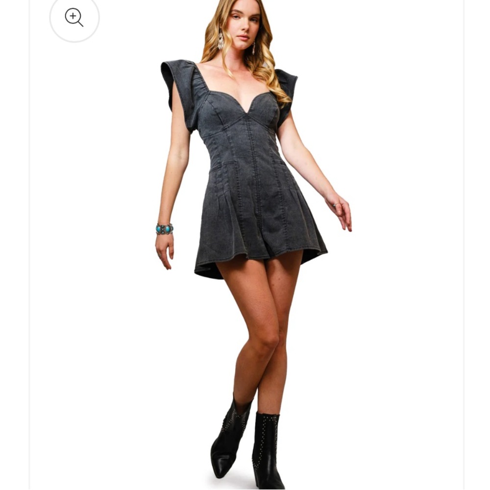 Sweetheart ruffle denim romper